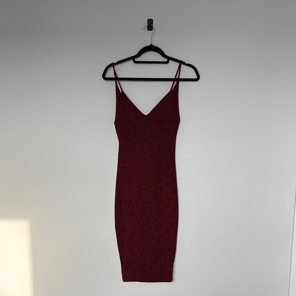 Elegant Burgundy Spaghetti Strap Dress